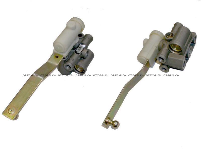 23.004.04833 Pneumatic system / valves → Levelling valve