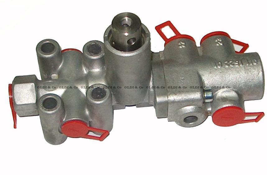 23.004.06247 Pneumatic system / valves → Levelling valve