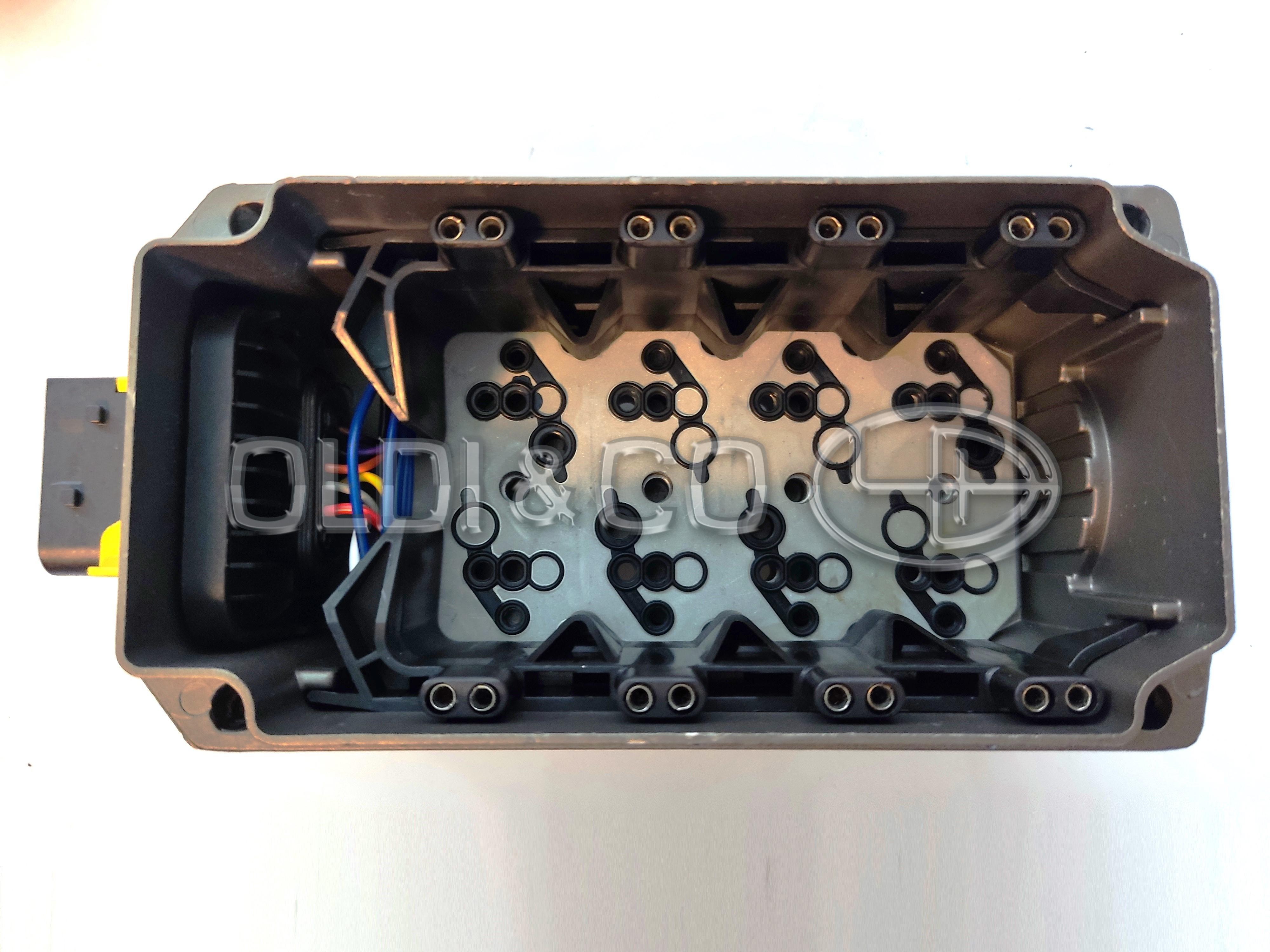 32.098.34628 / 
       
                          Gear selector body